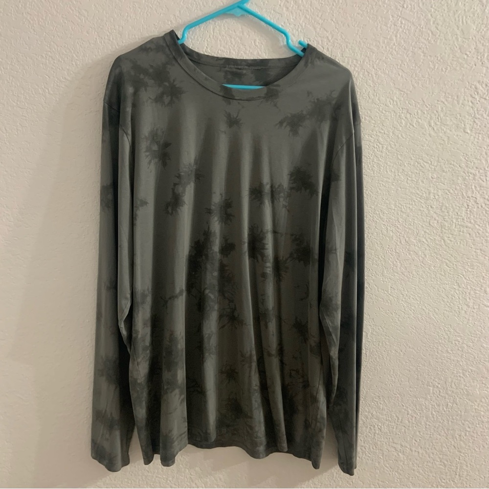 Men’s Lululemon XL long sleeve t shirt